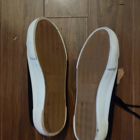 Black Sneakers - Picture 3 of 3